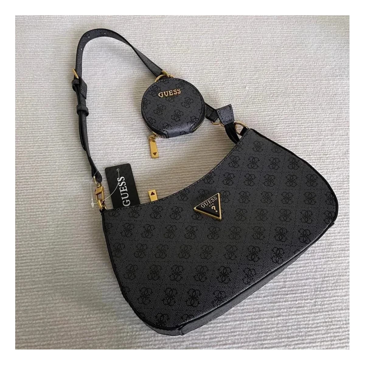 Guess Shoulder Bag regular negra con accesorio redondo, vista de detalle
