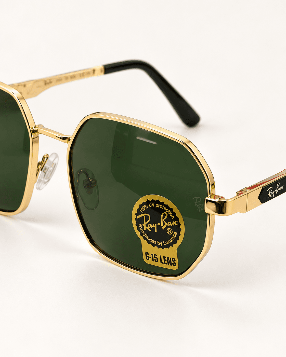 Lentes Ray-Ban Octagonal en color dorado / verde g-15, detalle