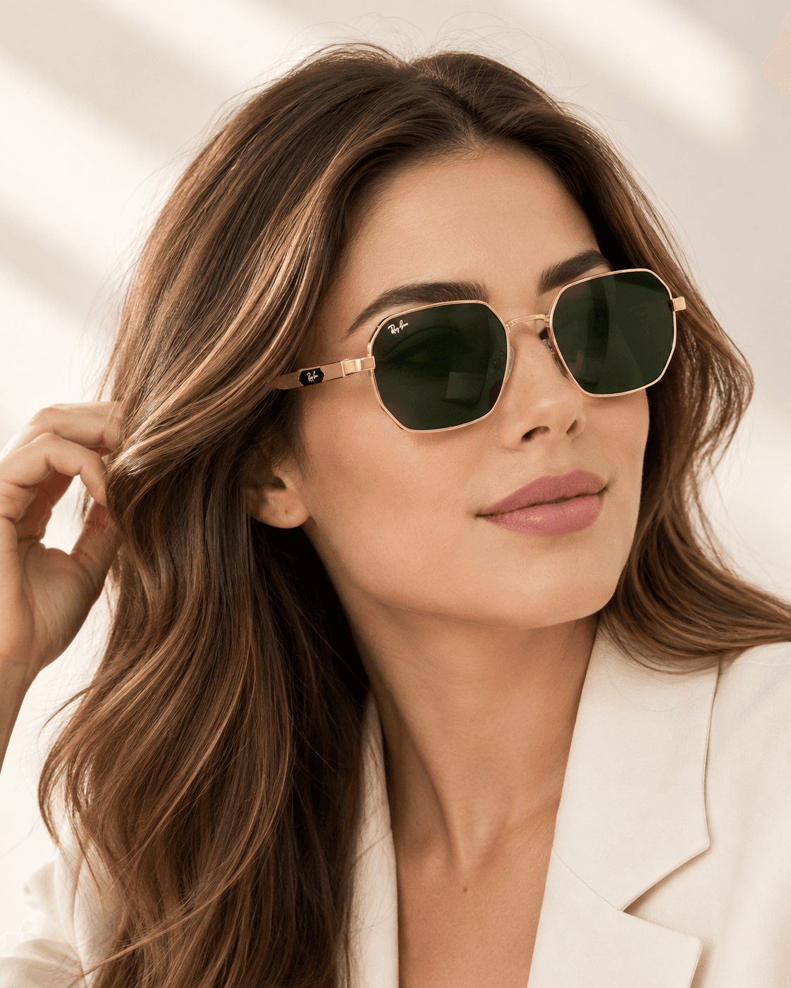 Lentes Ray-Ban Octagonal en color dorado / verde g-15, en uso